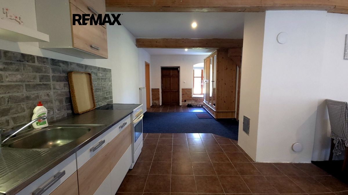 Prodej vícegeneračního domu 215 m², pozemek 2012 m² – fotografie 4