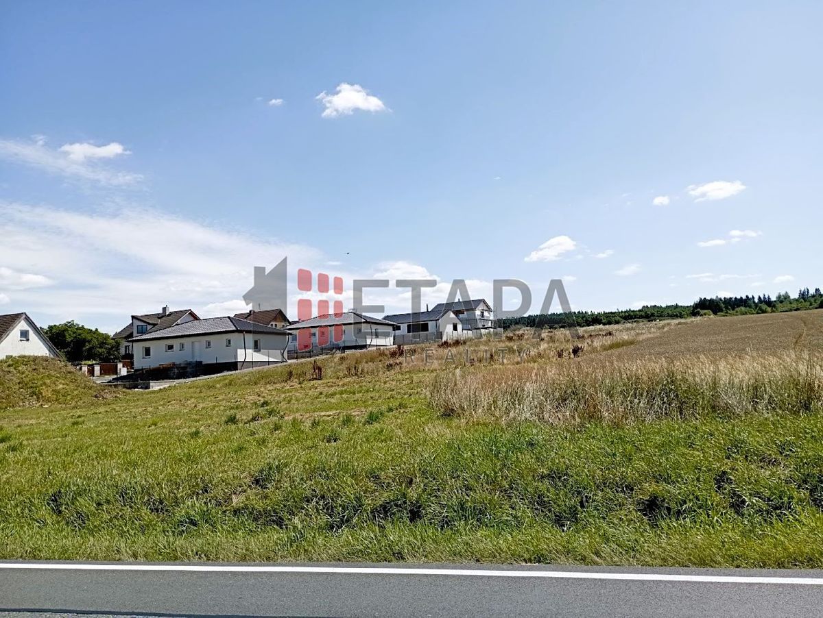 Prodej stavebního pozemku 4932 m² – fotografie 3
