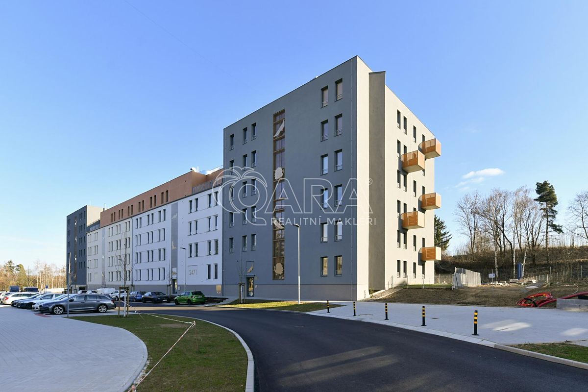 Pronájem garážového stání 16 m² – fotografie 2