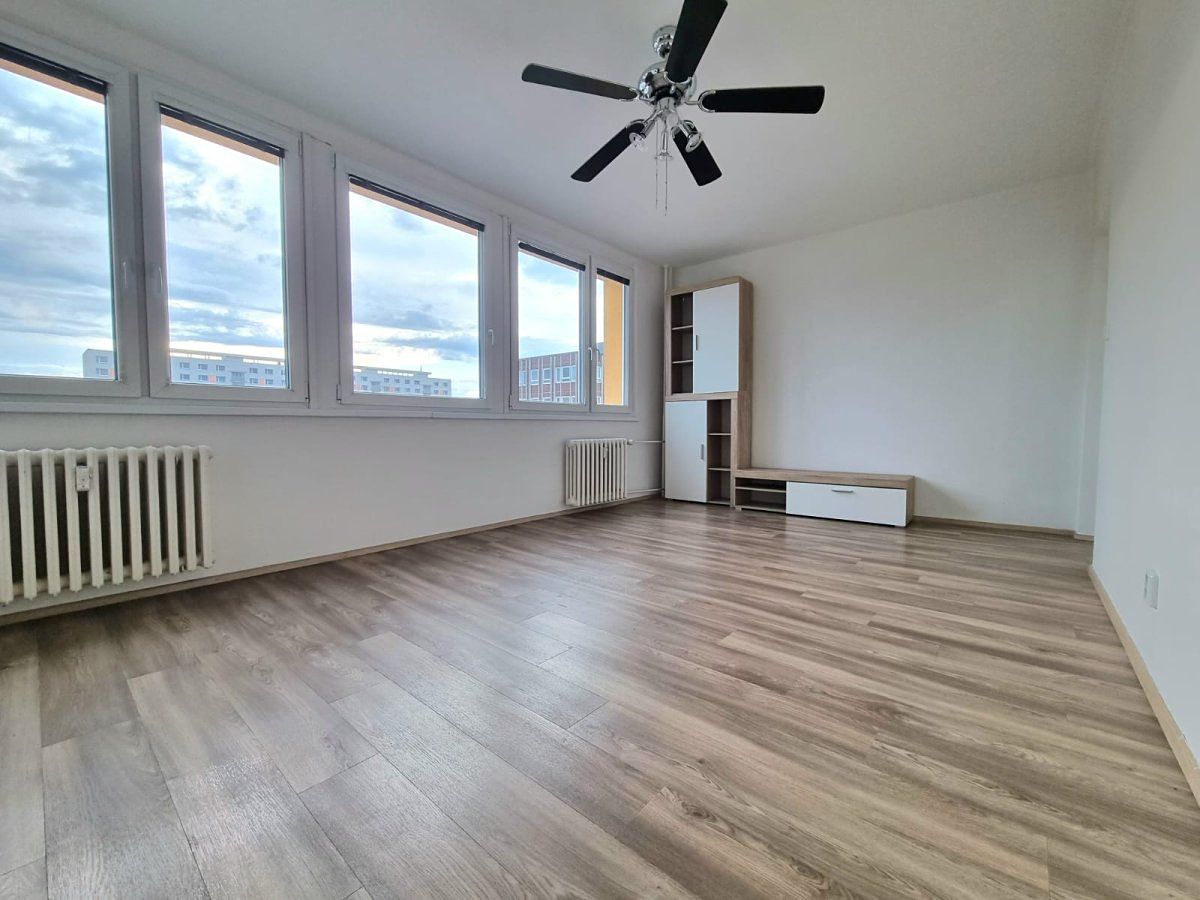 Pronájem bytu 2+1 55 m² – fotografie 4