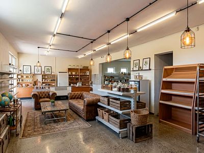 Prodej obchodního prostoru 200 m²