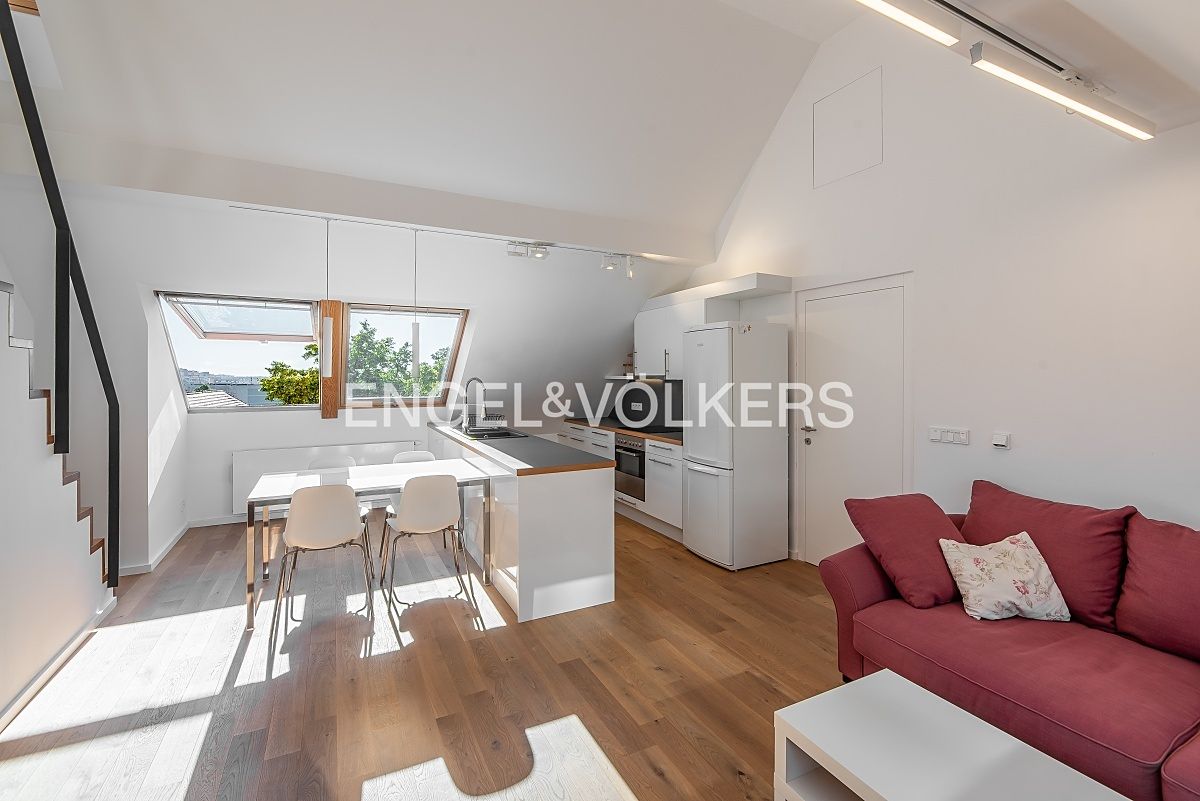 Pronájem bytu 2+kk 60 m²