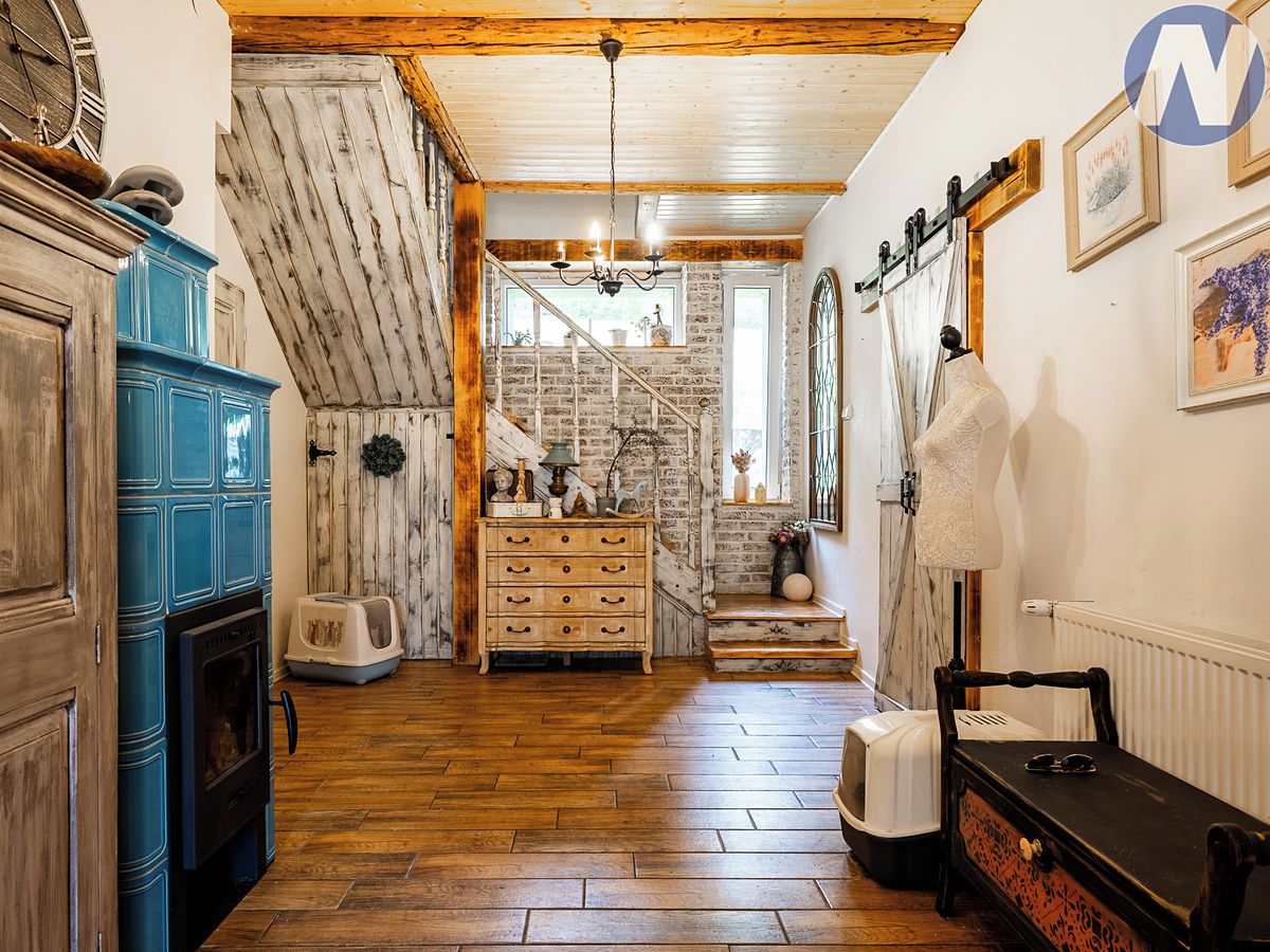 Prodej rodinného domu 189 m², pozemek 768 m² – fotografie 3