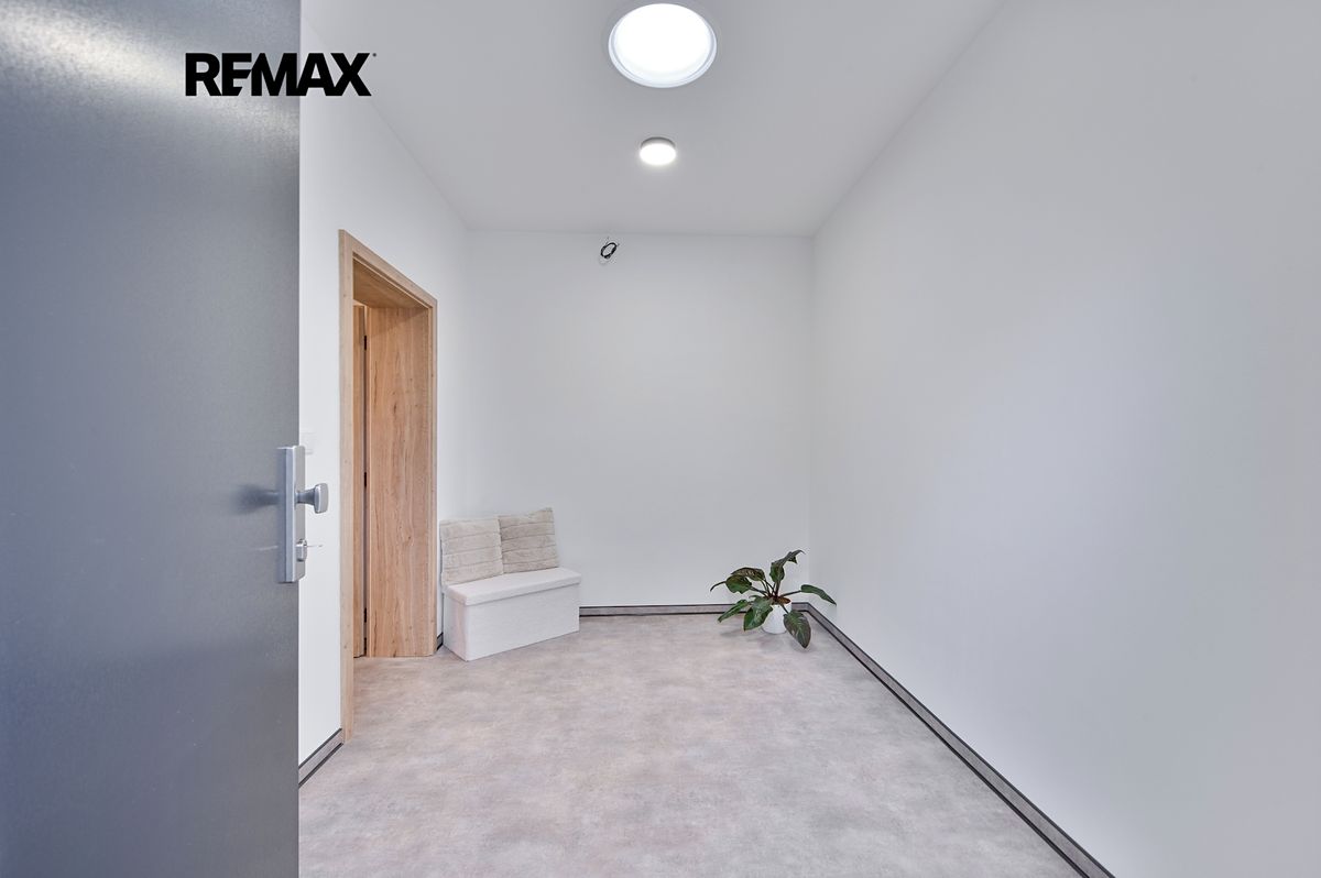 Prodej rodinného domu 164 m², pozemek 550 m² – fotografie 2