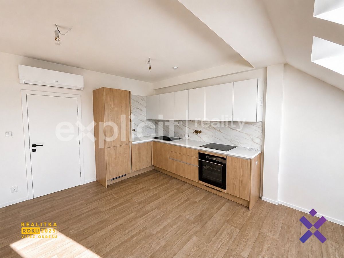 Pronájem bytu 3+kk 94 m²
