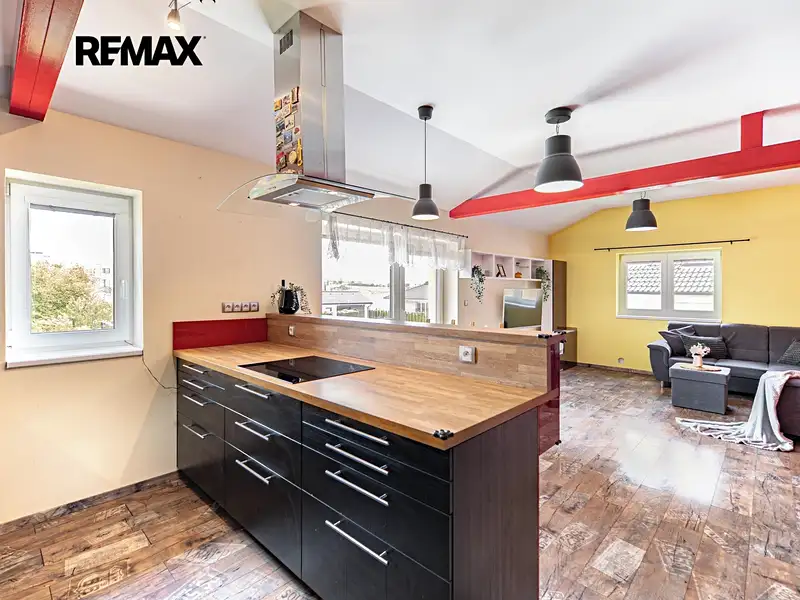Prodej rodinného domu 239 m², pozemek 1199 m², Květnice – náhled fotky 3
