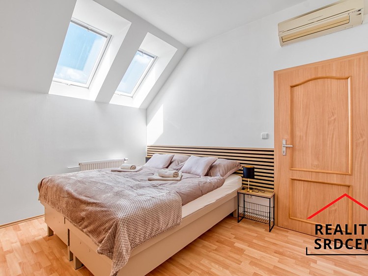 Комерційне приміщення на продаж, 1 267 м² (20 з 35)