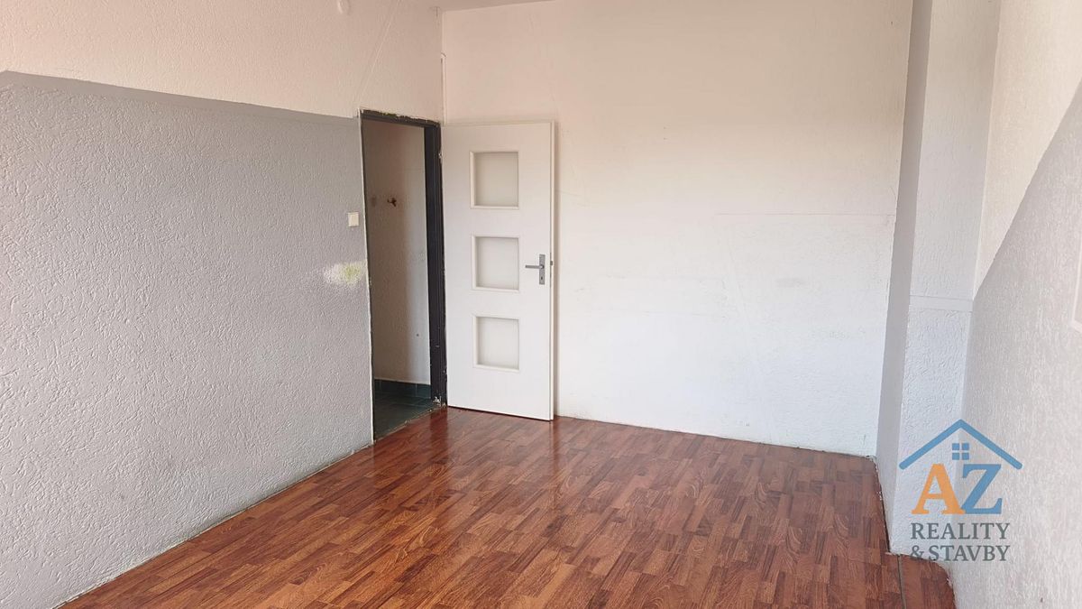 Pronájem bytu 1+1 36 m² – fotografie 3