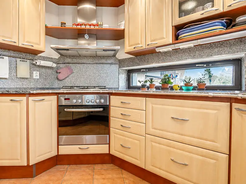 Prodej rodinného domu 282 m², pozemek 675 m², Roudnice nad Labem – náhled fotky 3