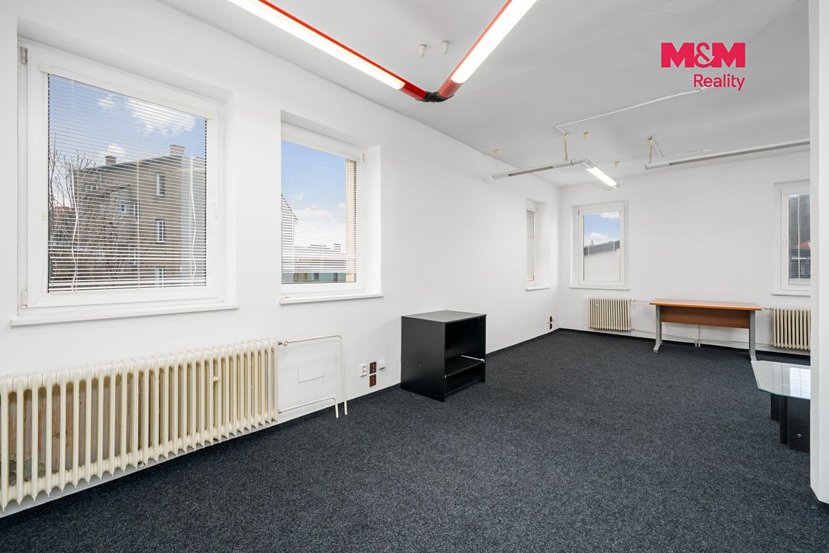 Pronájem kanceláře 63 m² – fotografie 3