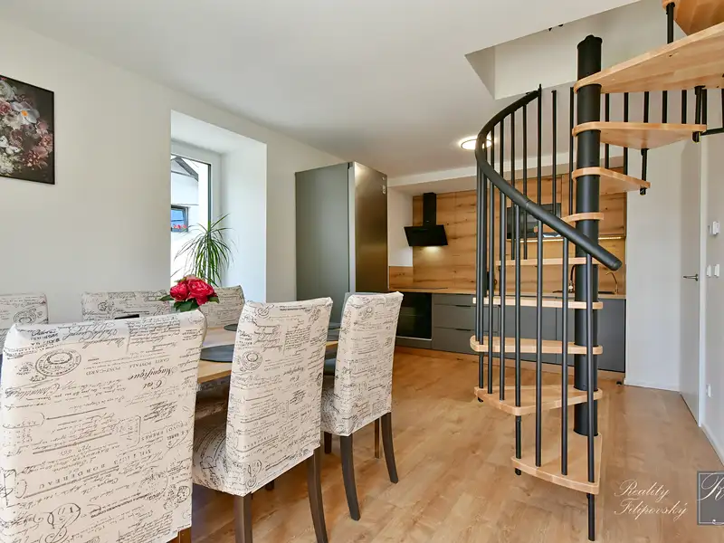 Prodej bytu 4+kk 80 m², Kraslice – náhled fotky 1