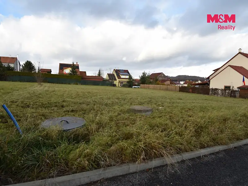 Prodej stavebního pozemku 800 m², Mnichovo Hradiště – náhled fotky 3
