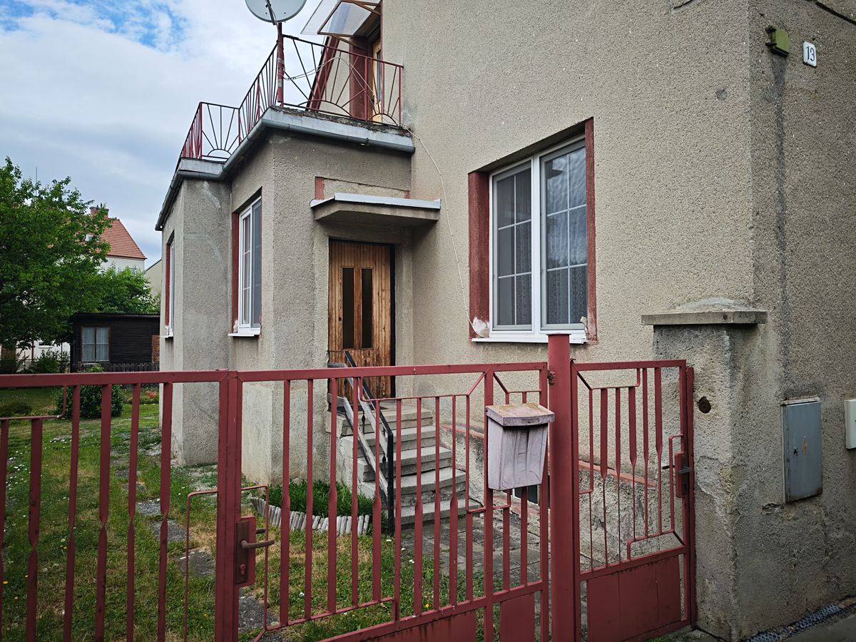 Prodej rodinného domu 166 m², pozemek 680 m² – fotografie 3