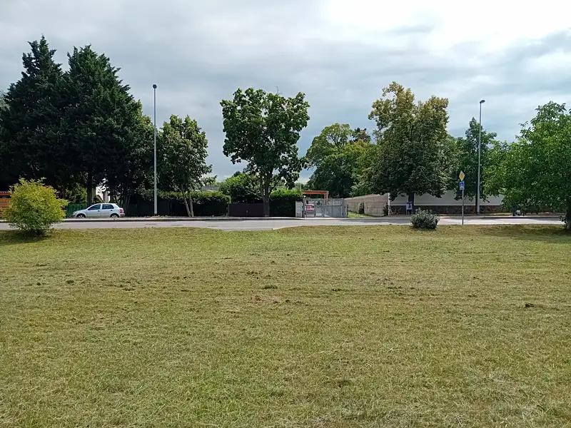 Prodej stavebního pozemku 889 m², Praha – náhled fotky 2