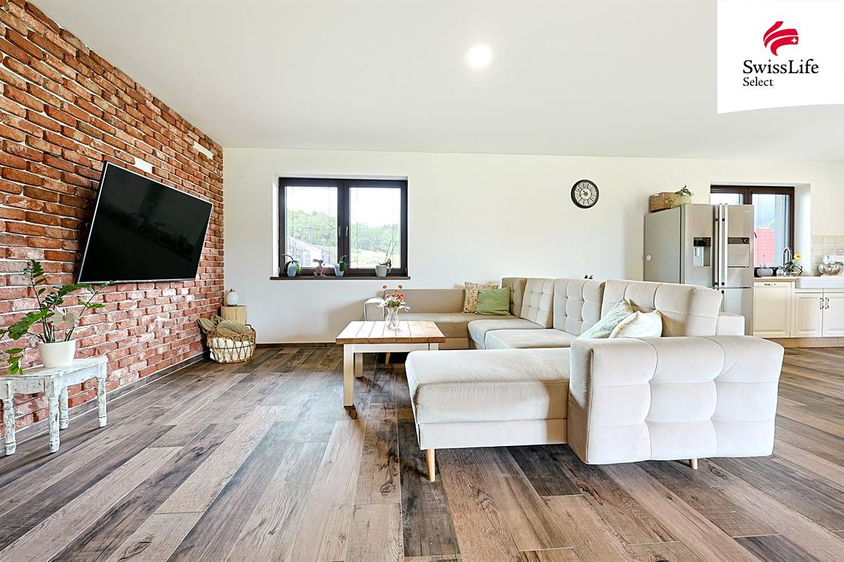 Prodej rodinného domu 223 m², pozemek 1271 m² – fotografie 5