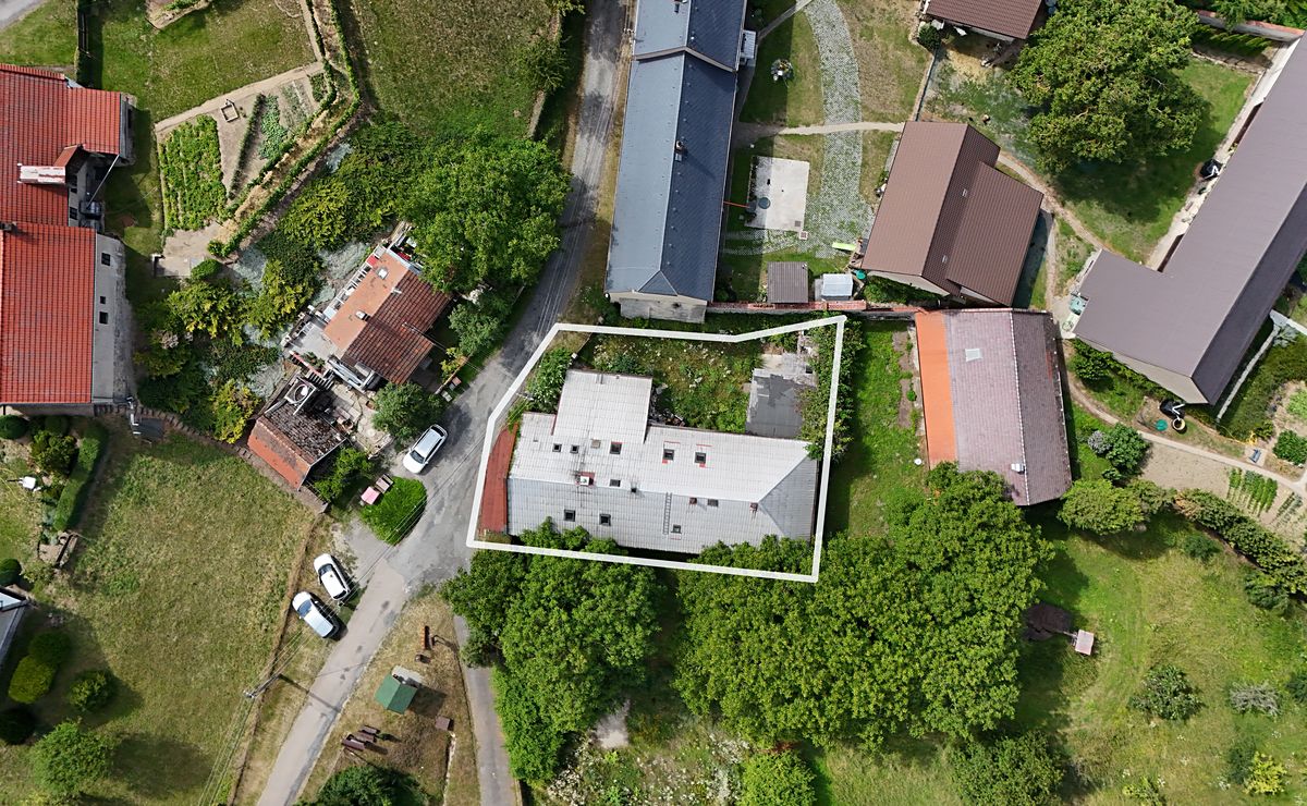 Prodej rodinného domu 329 m², pozemek 502 m² – fotografie 2