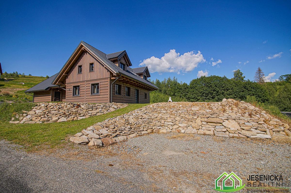 Prodej chalupy 249 m², pozemek 829 m² – fotografie 3