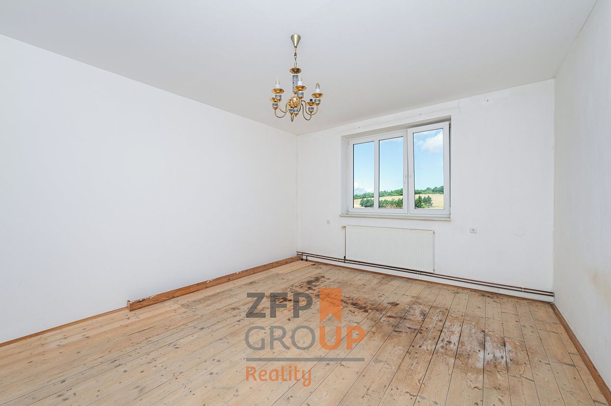 Prodej rodinného domu 292 m², pozemek 1850 m² – fotografie 3