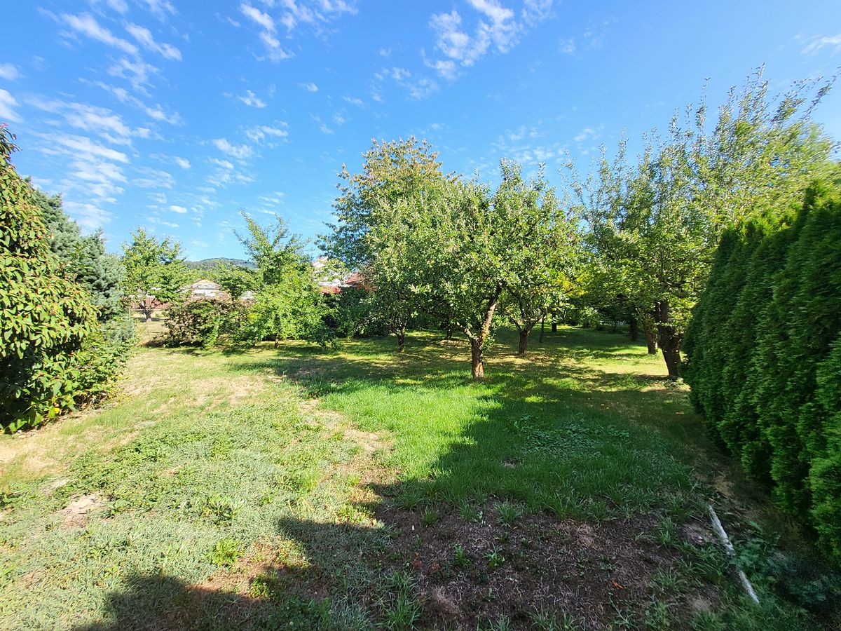 Prodej rodinného domu 165 m², pozemek 1001 m² – fotografie 2