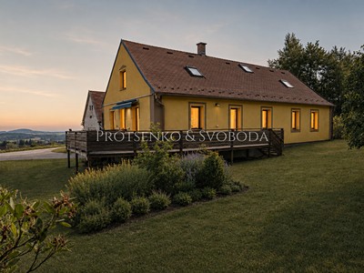 Prodej  rodinného domu 198 m², pozemek 1 030 m²