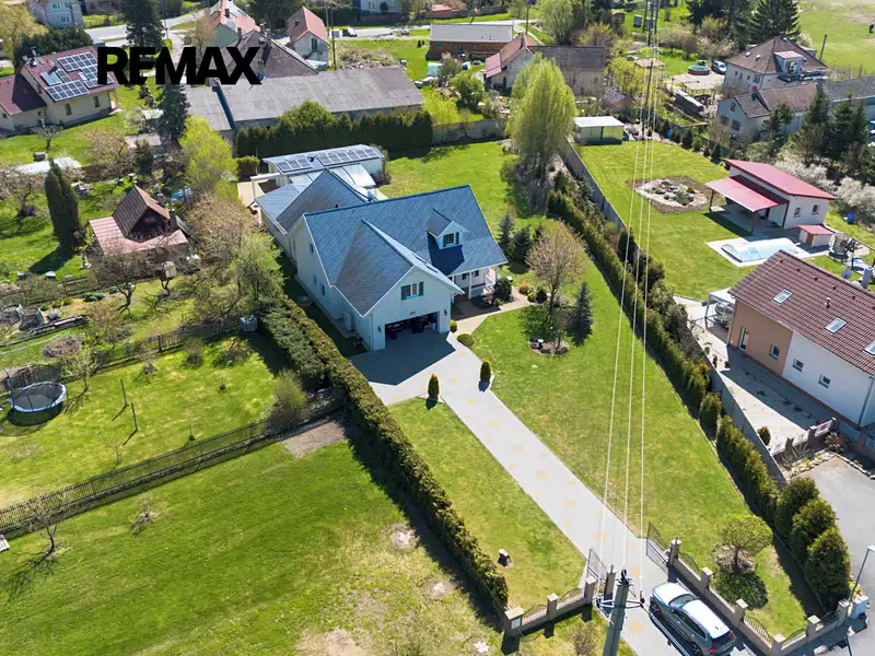 Prodej rodinného domu 597 m², pozemek 2850 m², Tochovice – náhled fotky 3