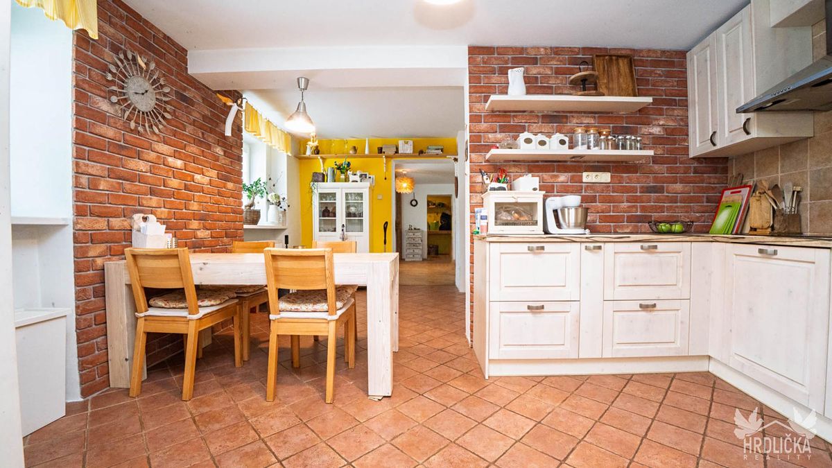 Prodej rodinného domu 135 m², pozemek 838 m² – fotografie 5