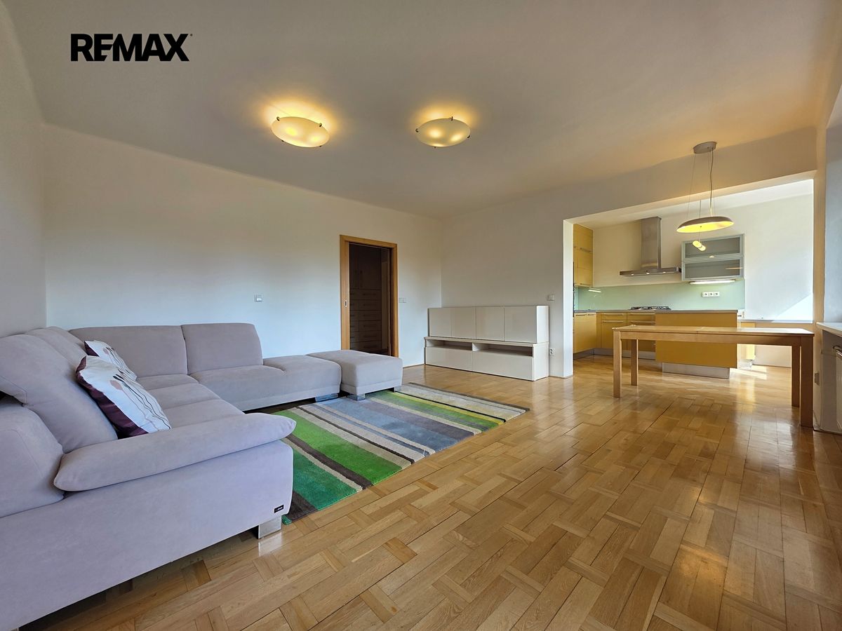 Pronájem bytu 3+kk 82 m²