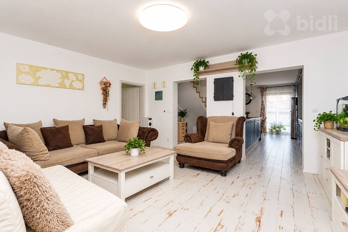 Prodej rodinného domu 158 m², pozemek 1064 m² – fotografie 3