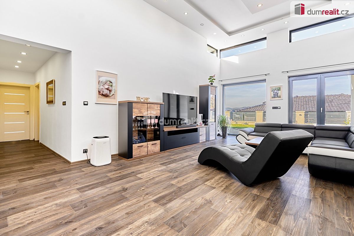 Prodej rodinného domu 136 m², pozemek 857 m² – fotografie 4
