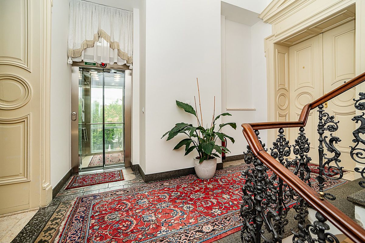 Pronájem kanceláře 225 m² – fotografie 2