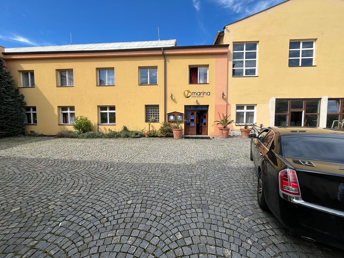 Pronájem restaurace 350 m², Heřmanův Městec – fotka 1 z 3