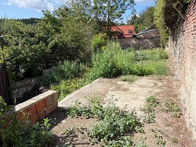 Prodej stavebního pozemku 289 m², Praha – náhled fotky 2