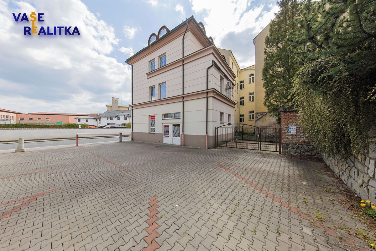 Prodej rodinného domu 347 m², pozemek 193 m² – fotografie 4