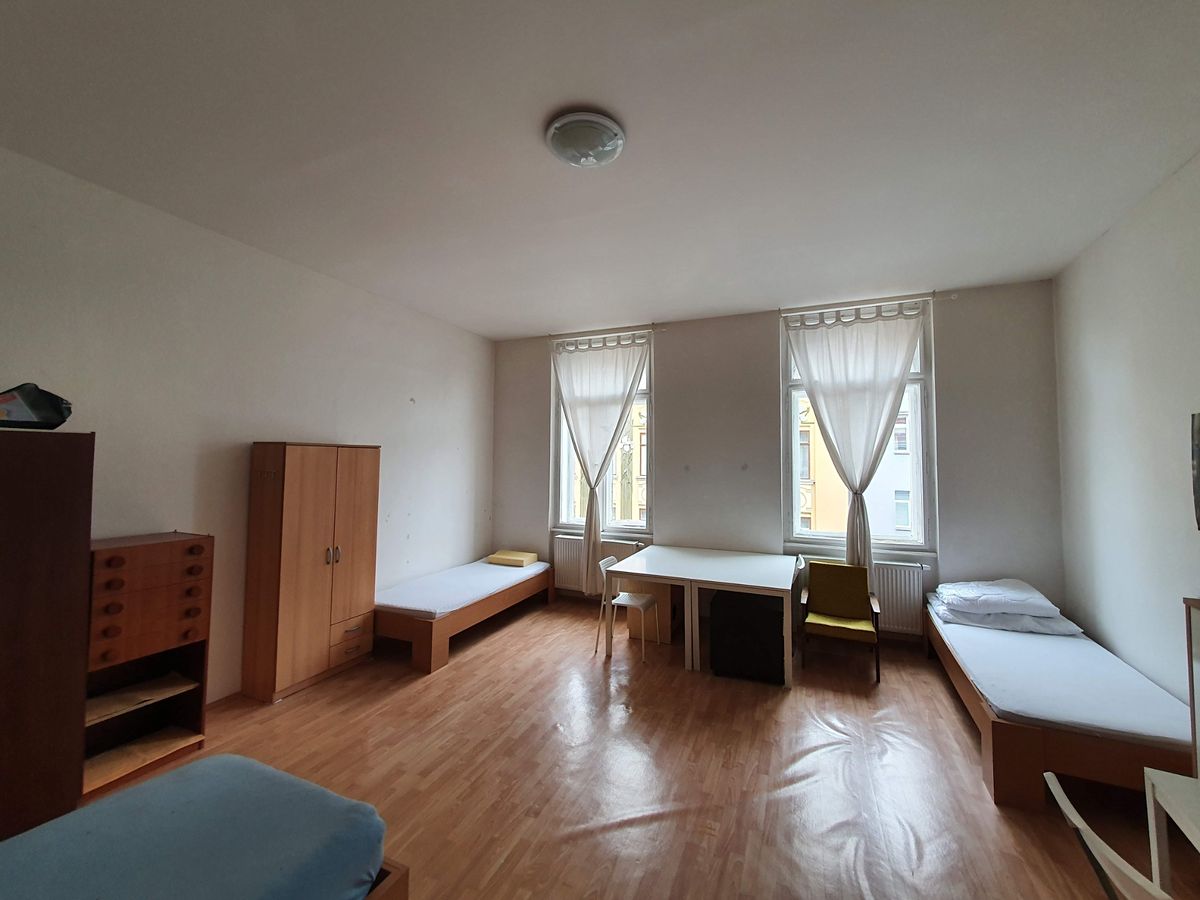 Pronájem bytu pokoje 30 m²