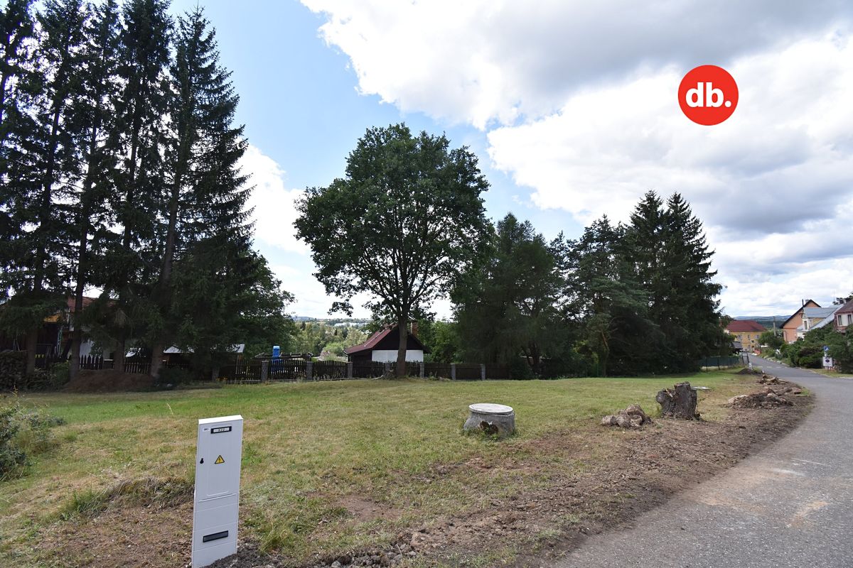 Prodej stavebního pozemku 814 m² – fotografie 2