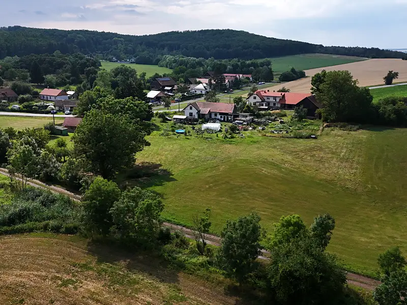 Prodej stavebního pozemku 1200 m², Češov – náhled fotky 2