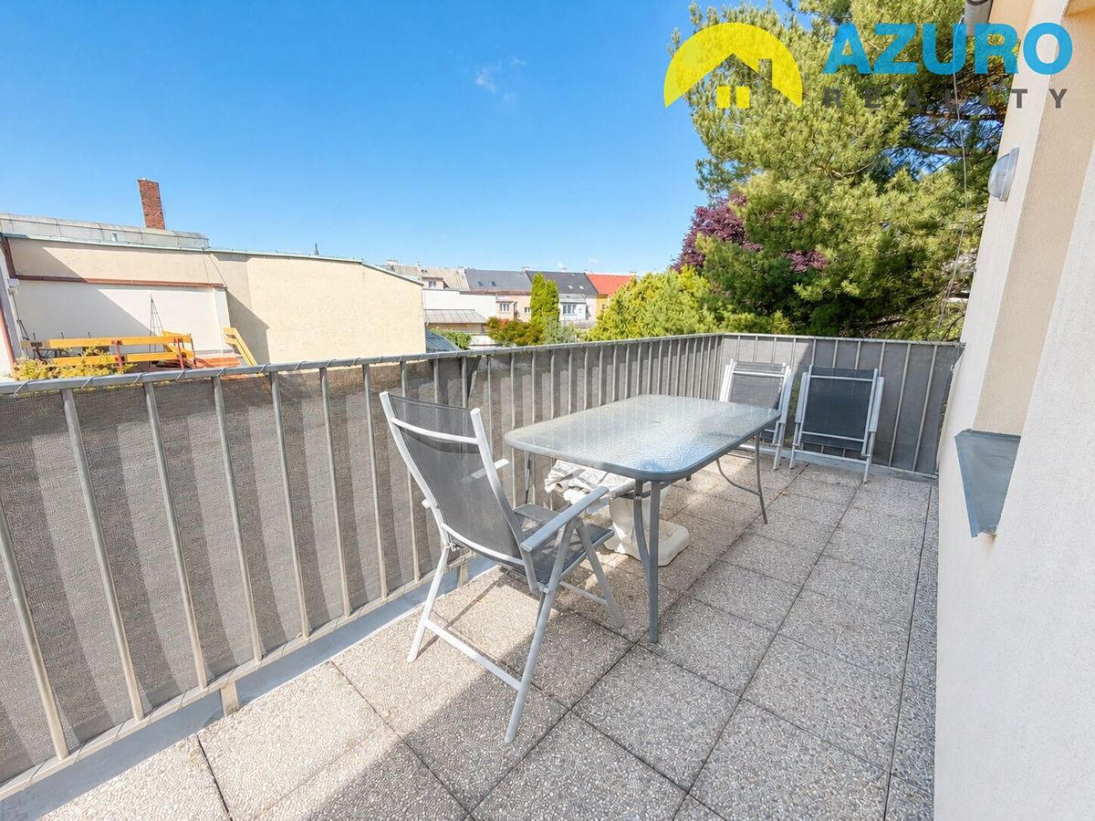 Pronájem bytu 2+kk 40 m² – fotografie 4