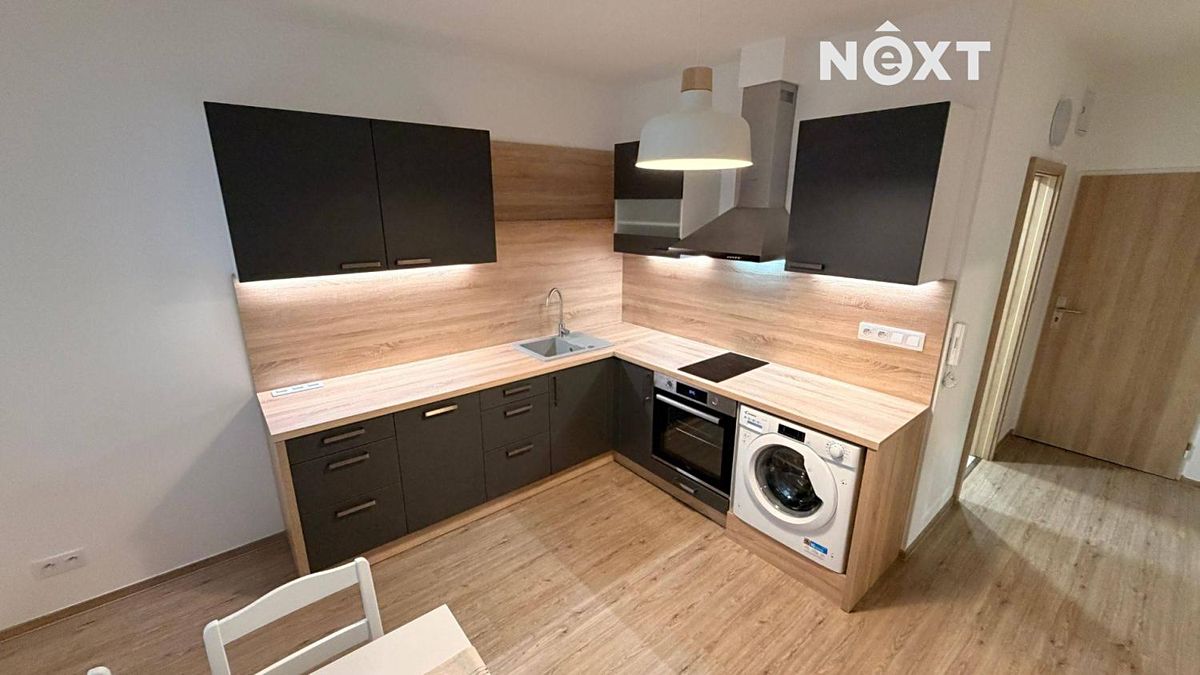 Pronájem bytu 1+1 37 m²