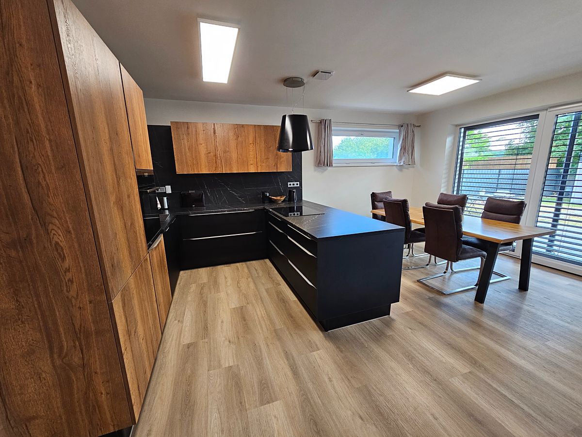Prodej rodinného domu 96 m², pozemek 774 m² – fotografie 2