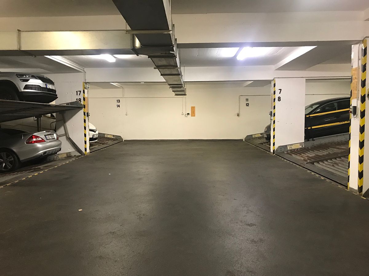 Pronájem garážového stání 18 m² – fotografie 3