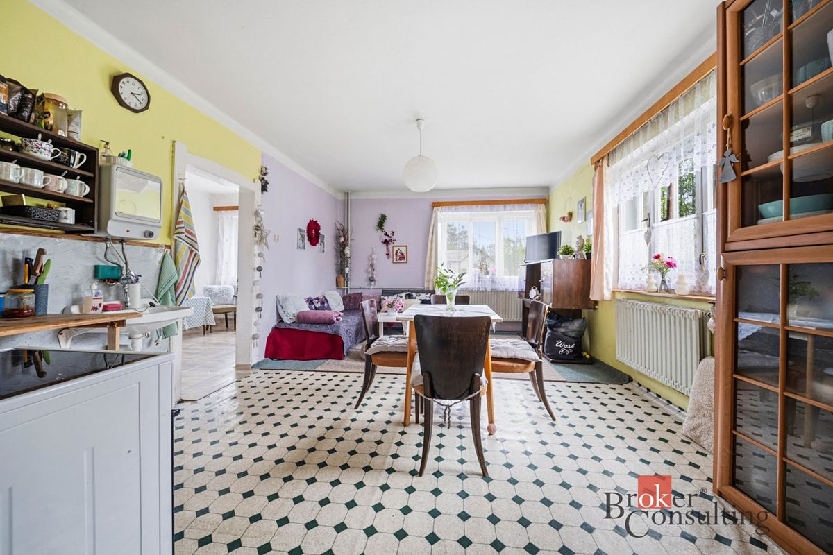 Prodej rodinného domu 150 m², pozemek 1734 m² – fotografie 4