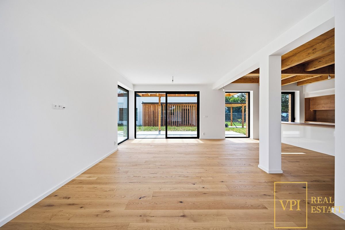 Prodej rodinného domu 170 m², pozemek 702 m² – fotografie 4