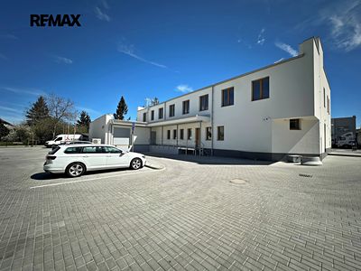 Pronájem garážového stání 13 m²