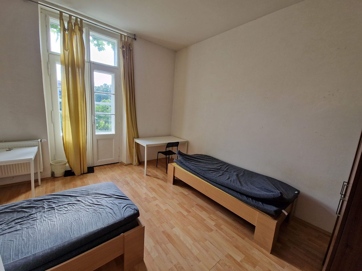 Pronájem bytu pokoje 16 m²