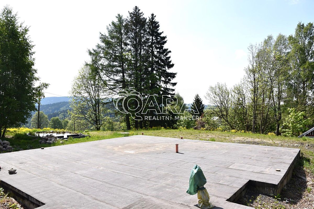 Prodej stavebního pozemku 1228 m²