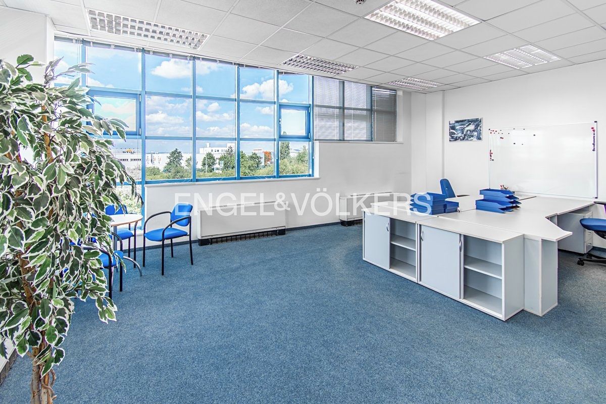 Pronájem kanceláře 670 m² – fotografie 4