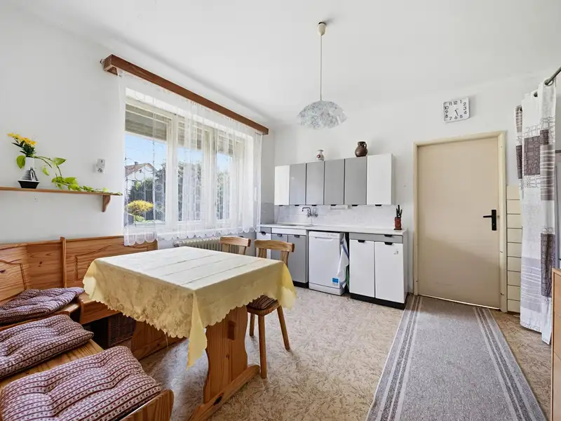 Prodej rodinného domu 100 m², pozemek 498 m², Holice – náhled fotky 3