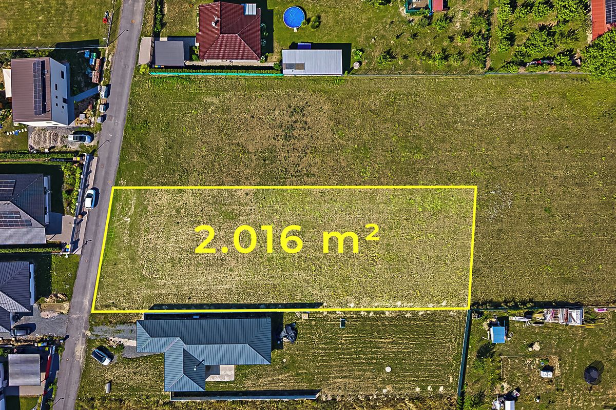 Prodej stavebního pozemku 2016 m²