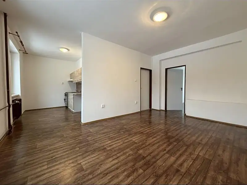 Pronájem bytu 2+1 52 m², Jirkov – náhled fotky 1