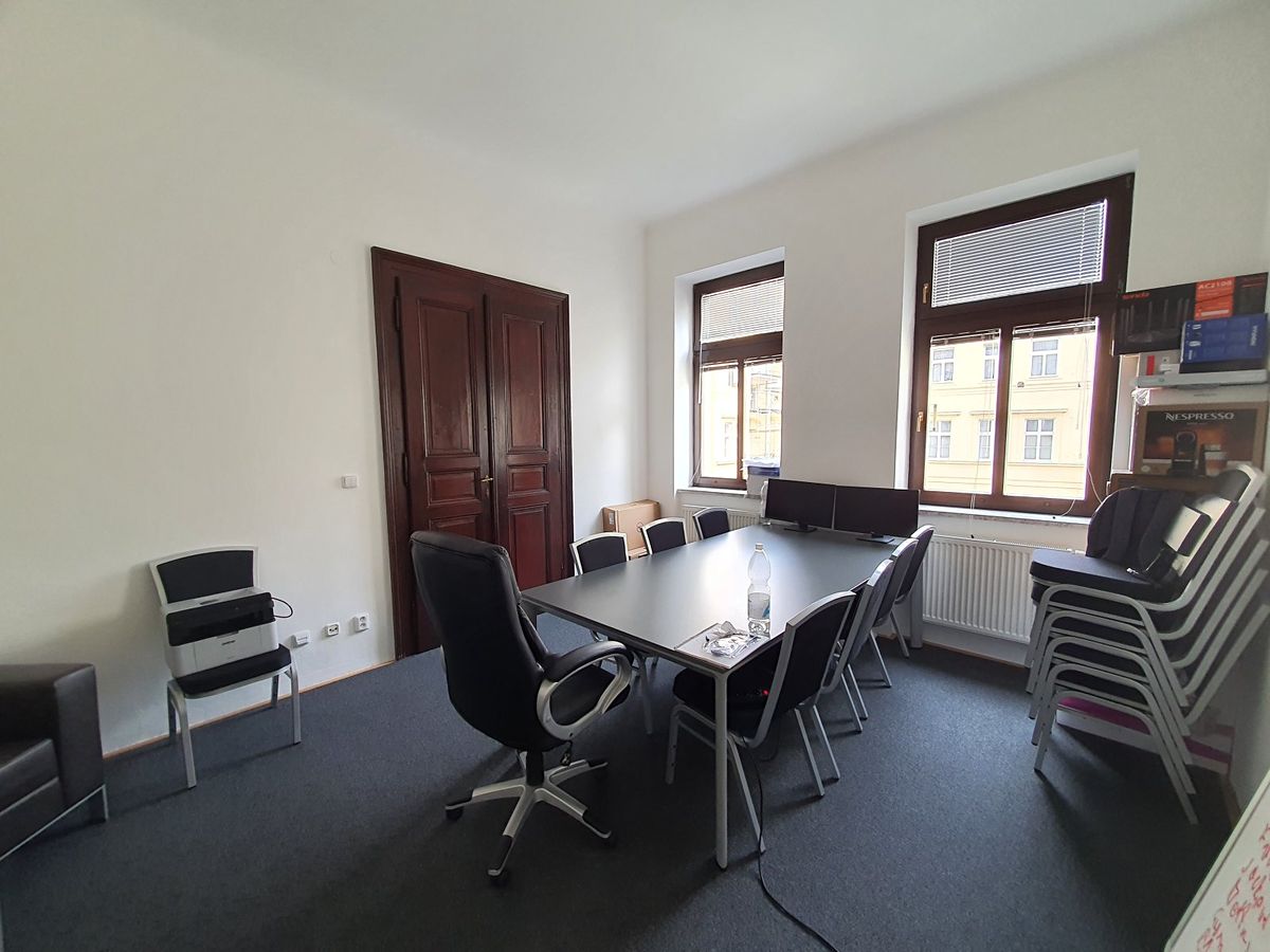 Pronájem kanceláře 65 m² – fotografie 2